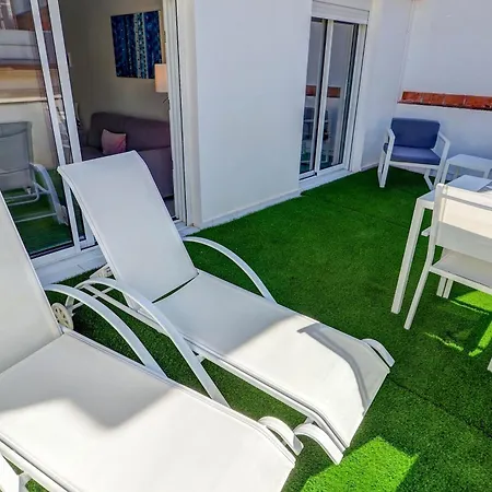 公寓 White Penthouse By Hello Homes *